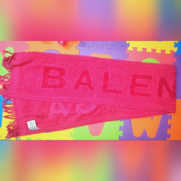 Balenciaga Towel Scarf - Picture 3 of 5